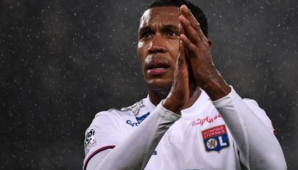 大乐透开奖结果查询-里昂解约巴西中卫只因他在更衣室里放了个屁？