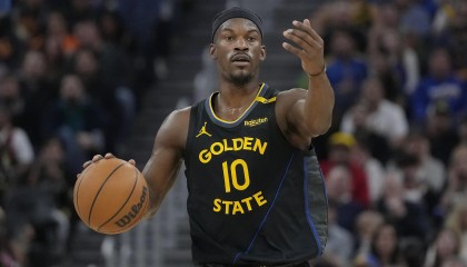 大乐透综合走势图-在商言商？记者：即便巴特勒报销，勇士仍对交易他持开放态度